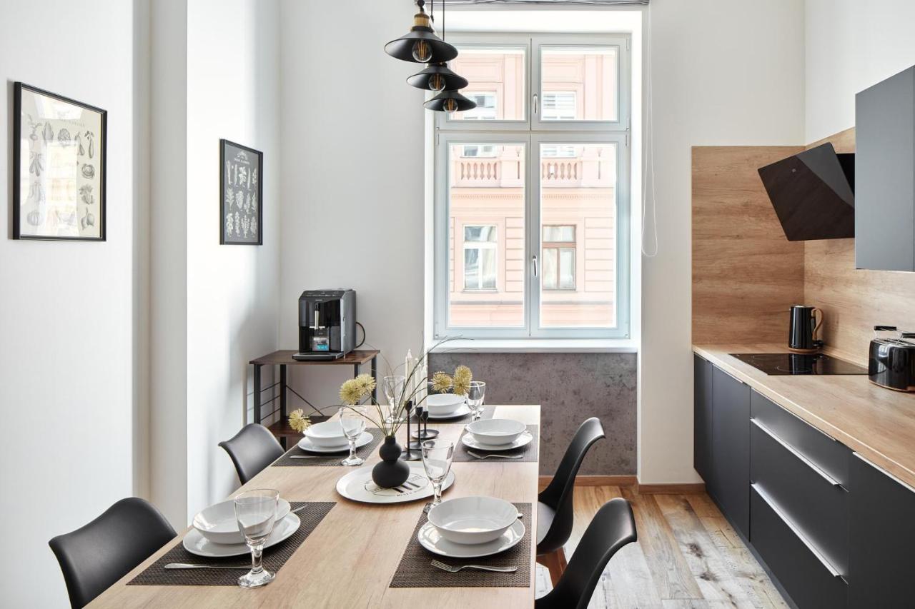 Days - Stylish - Workspace