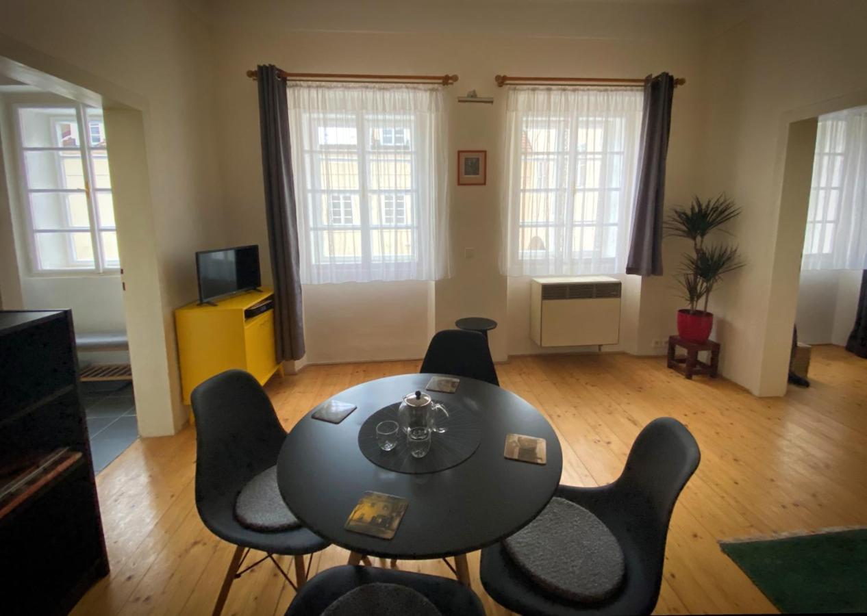 Utulny Byt Pod Prazskym Hradem Apartment *