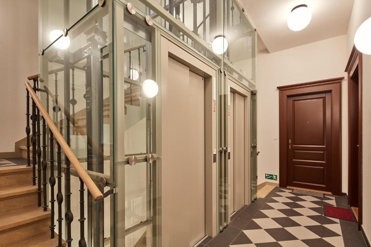 Days - Stylish - Workspace Appartement Prague