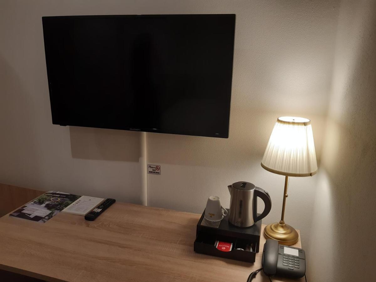 Garden Court 4*