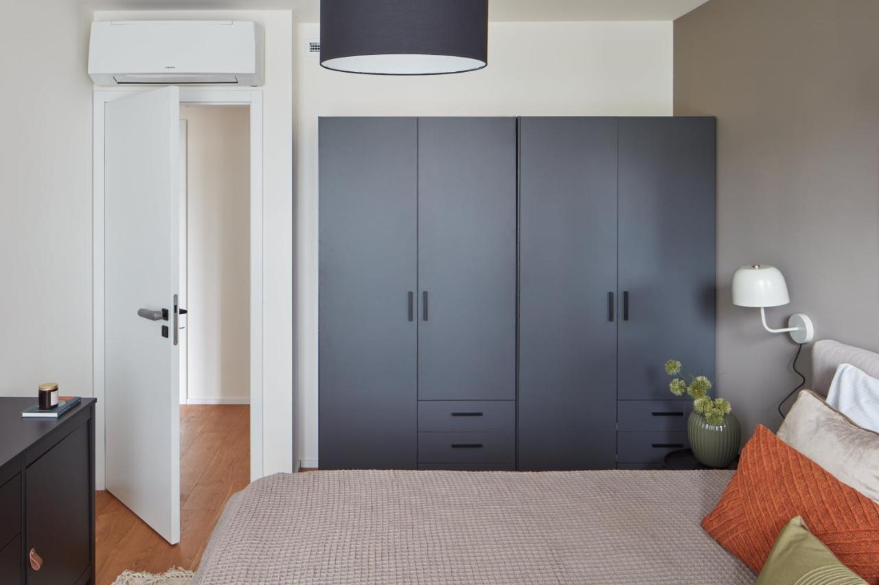 Days - Designer Apts - Garage - Terrace - Easy Access * Praga