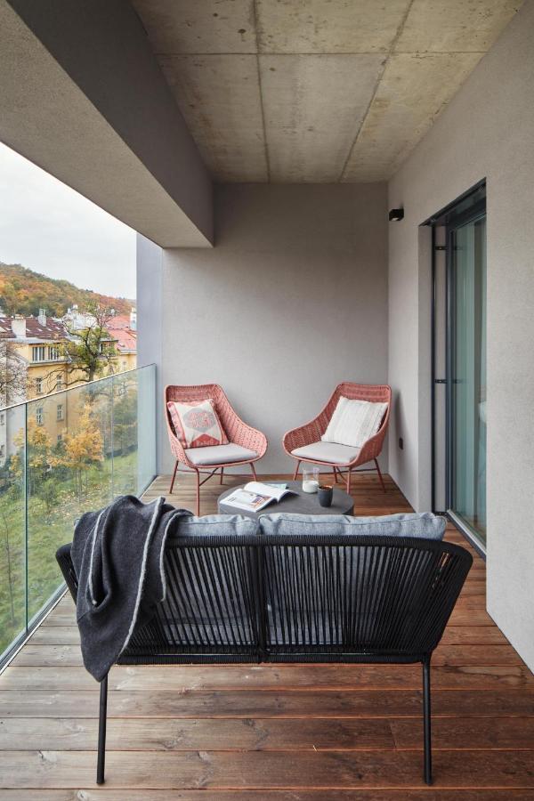 Days - Designer Apts - Garage - Terrace - Easy Access Praga