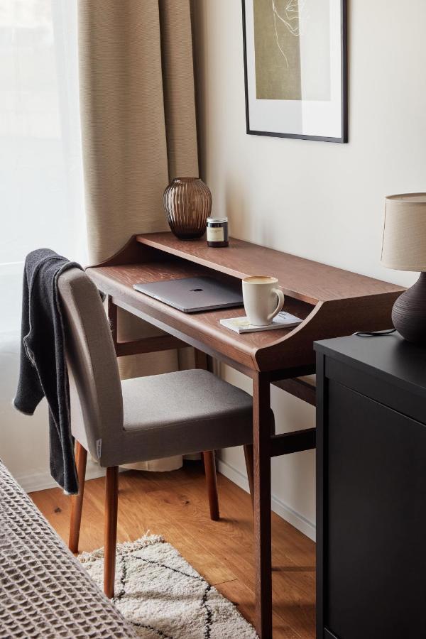 Days - Designer Apts - Garage - Terrace - Easy Access Praga