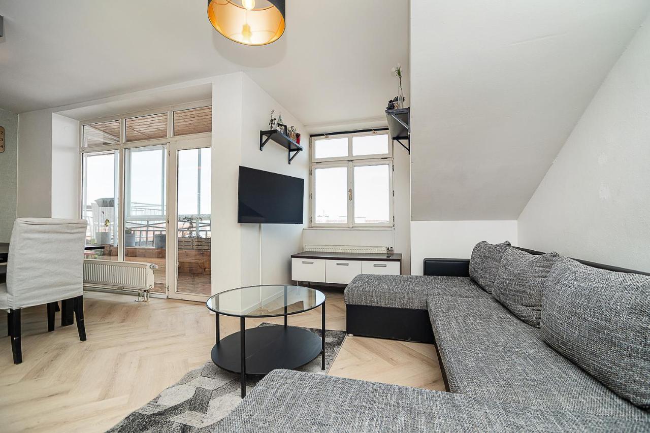 Big 4-bedroom Flat, Terrace With Great Vitkov View Apartment Prague