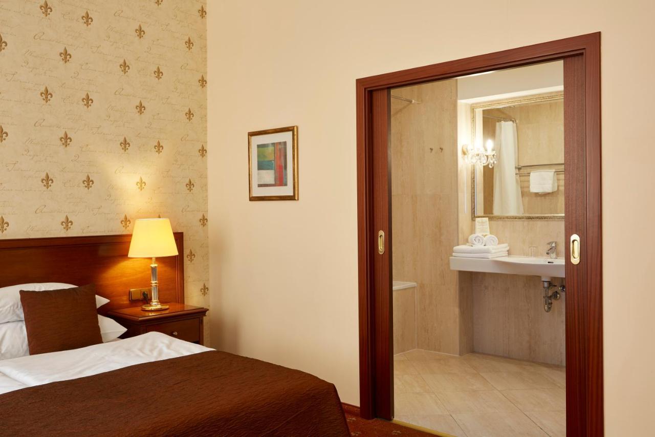 Fleur De Lis 4* Prague