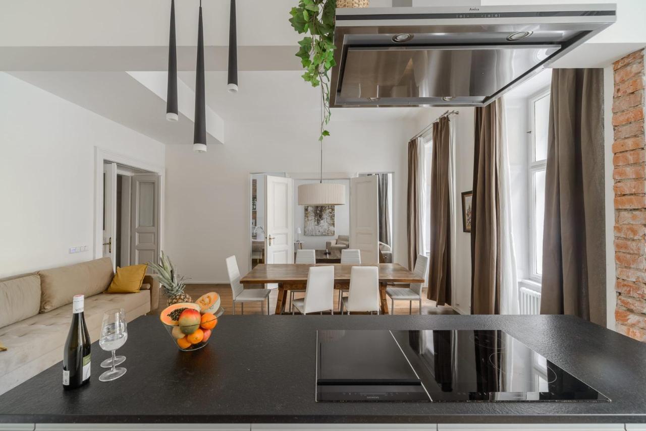 Apartment Luxury Three-room