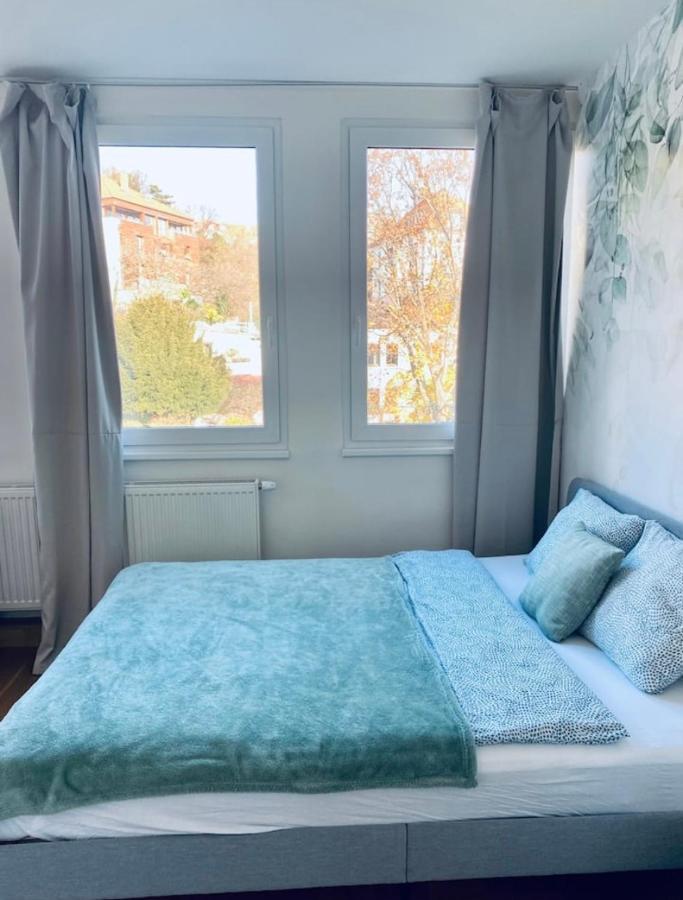 Cute With Gym, Rooftop Terraces And Laundry Apartment