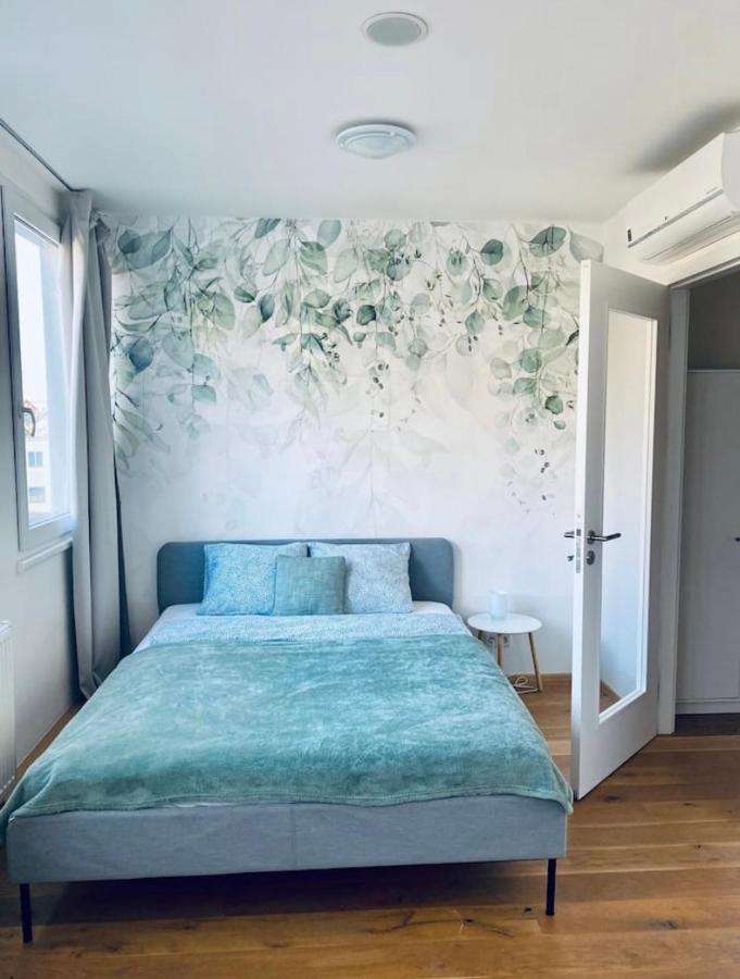 Apartment Cute With Gym, Rooftop Terraces And Laundry *