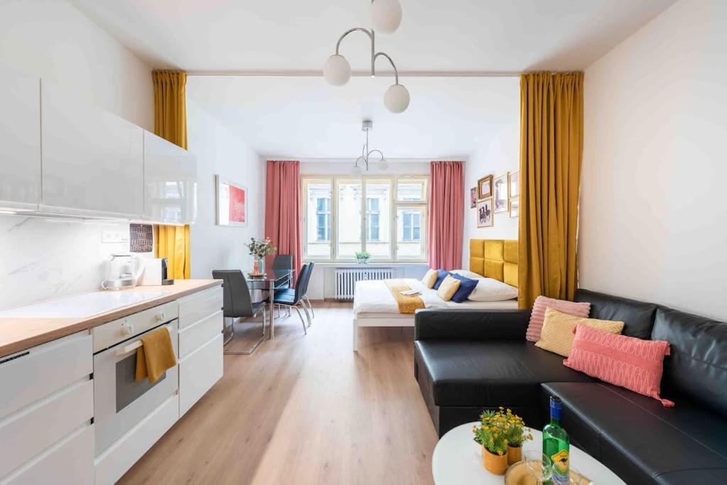 Golden Sunny Apartment, Centre, For 3 People Apartamento
