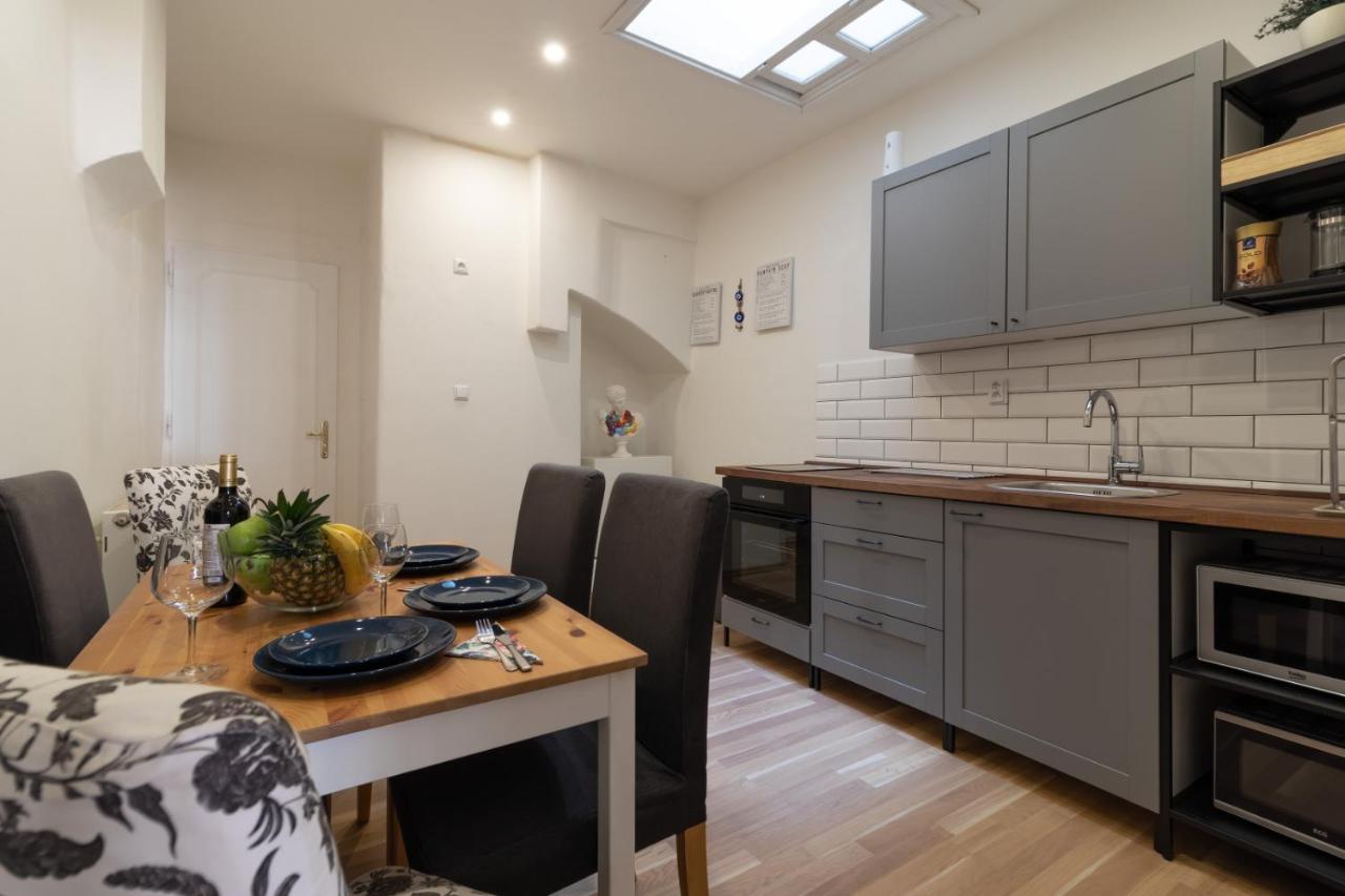 Apartamento Aparts By The Bridge Praga