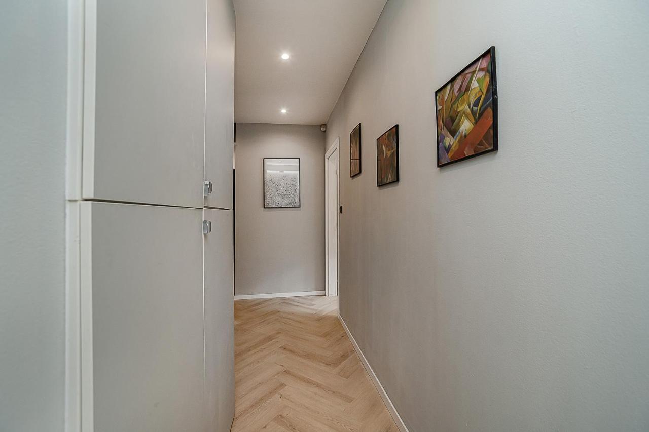 Big 4-bedroom Flat, Terrace With Great Vitkov View Apartment