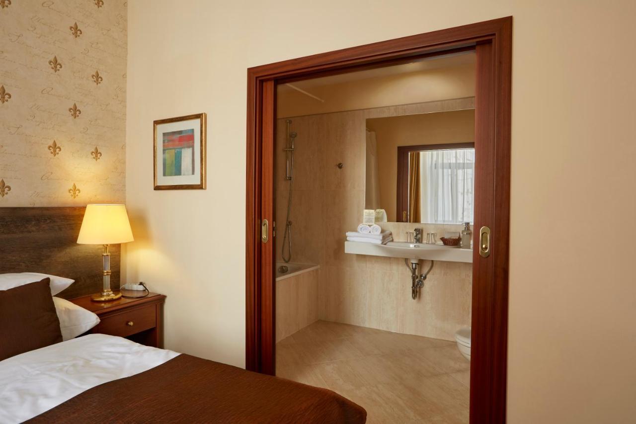 Fleur De Lis 4* Prague