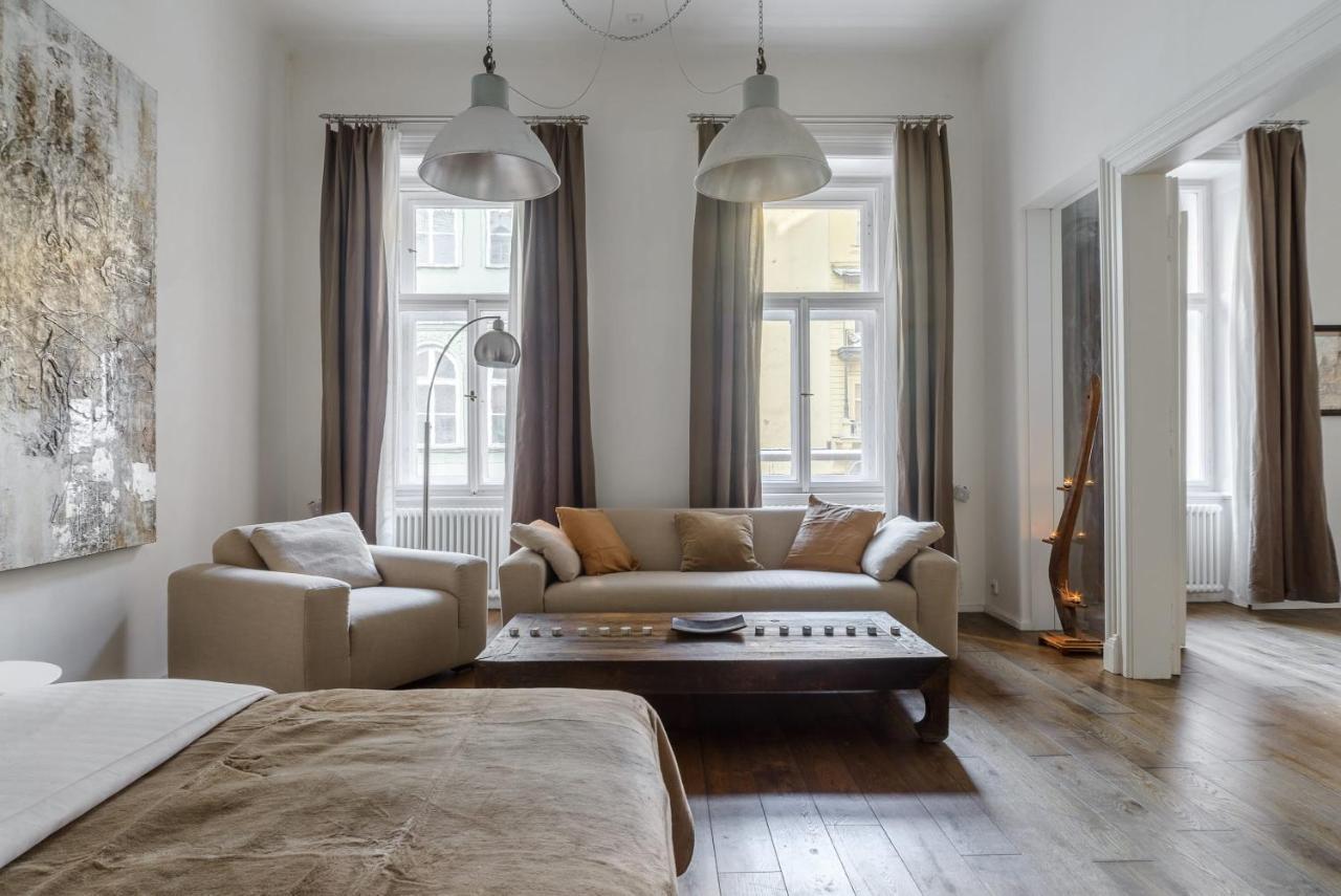 Luxury Three-room Apartment Prague