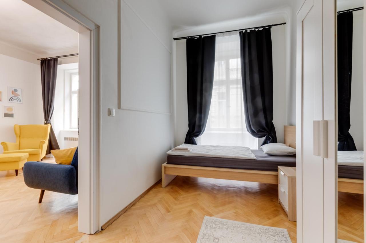 Apartment Lovely Heart Of *