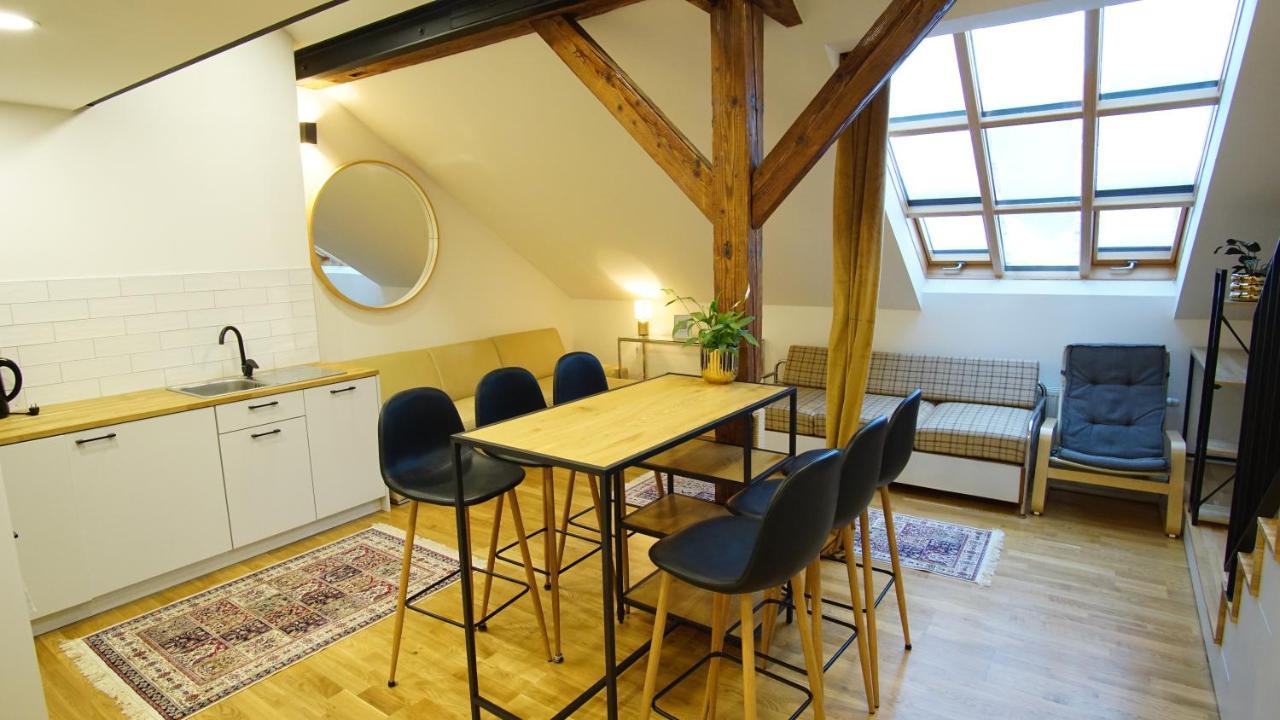 Rooftop No 22 - Center Art District Letna Apartment Prague