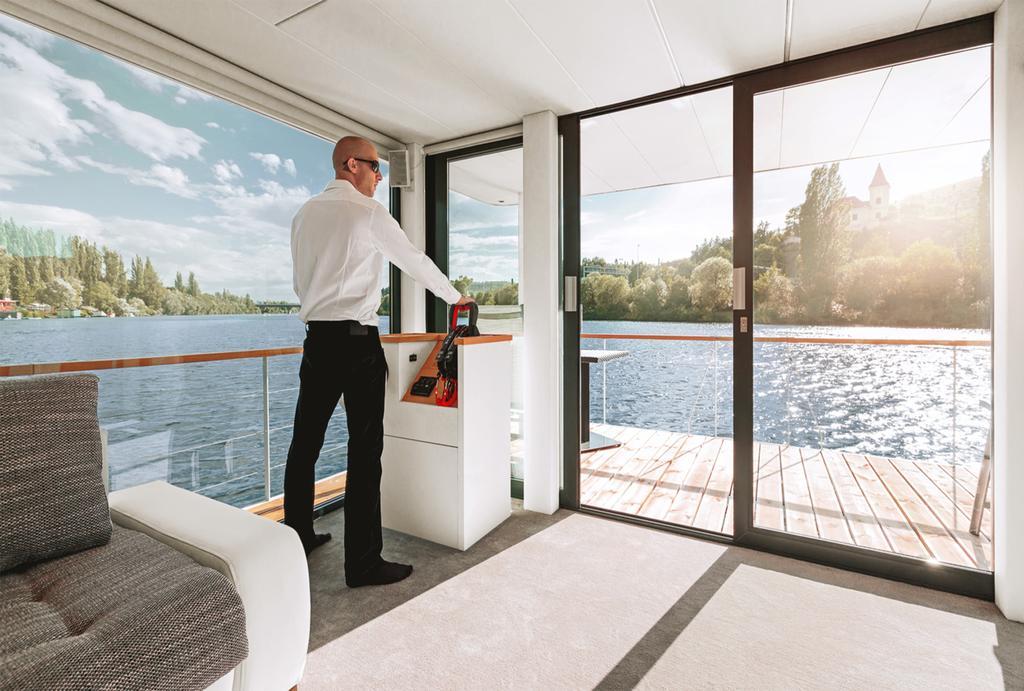 Vipliving Houseboat Botel