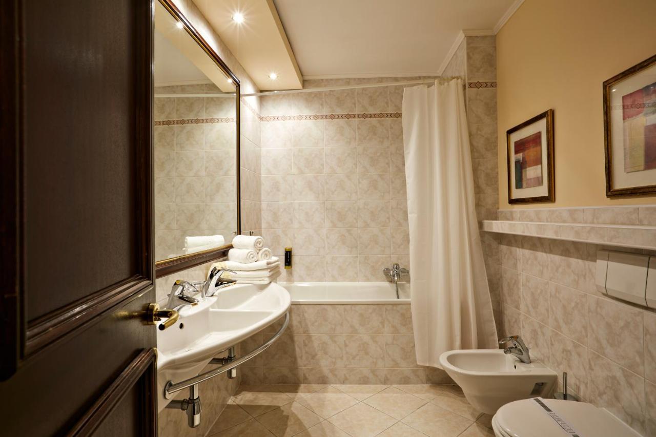 Hotel Fleur De Lis 4*