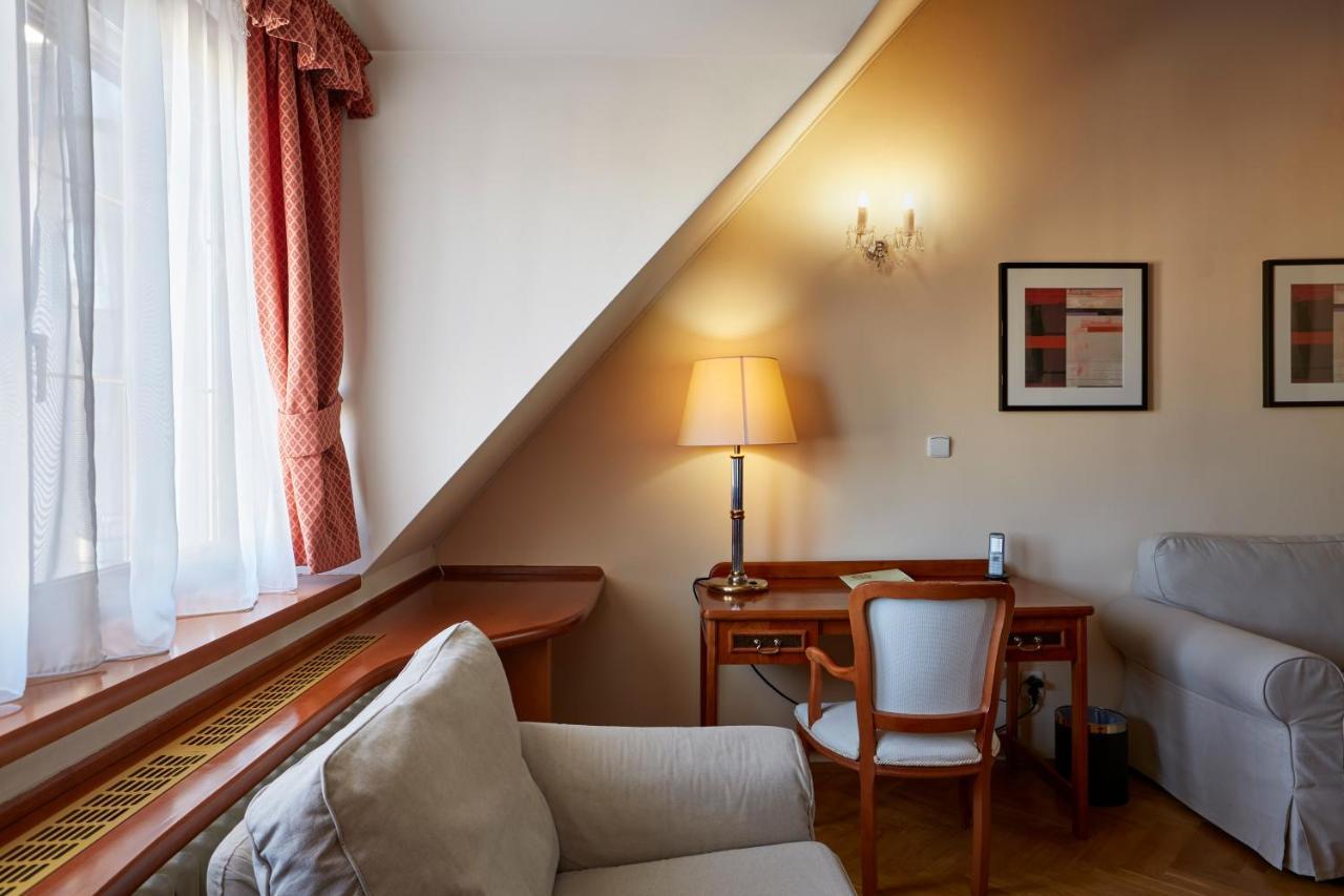 Hotel Fleur De Lis 4*