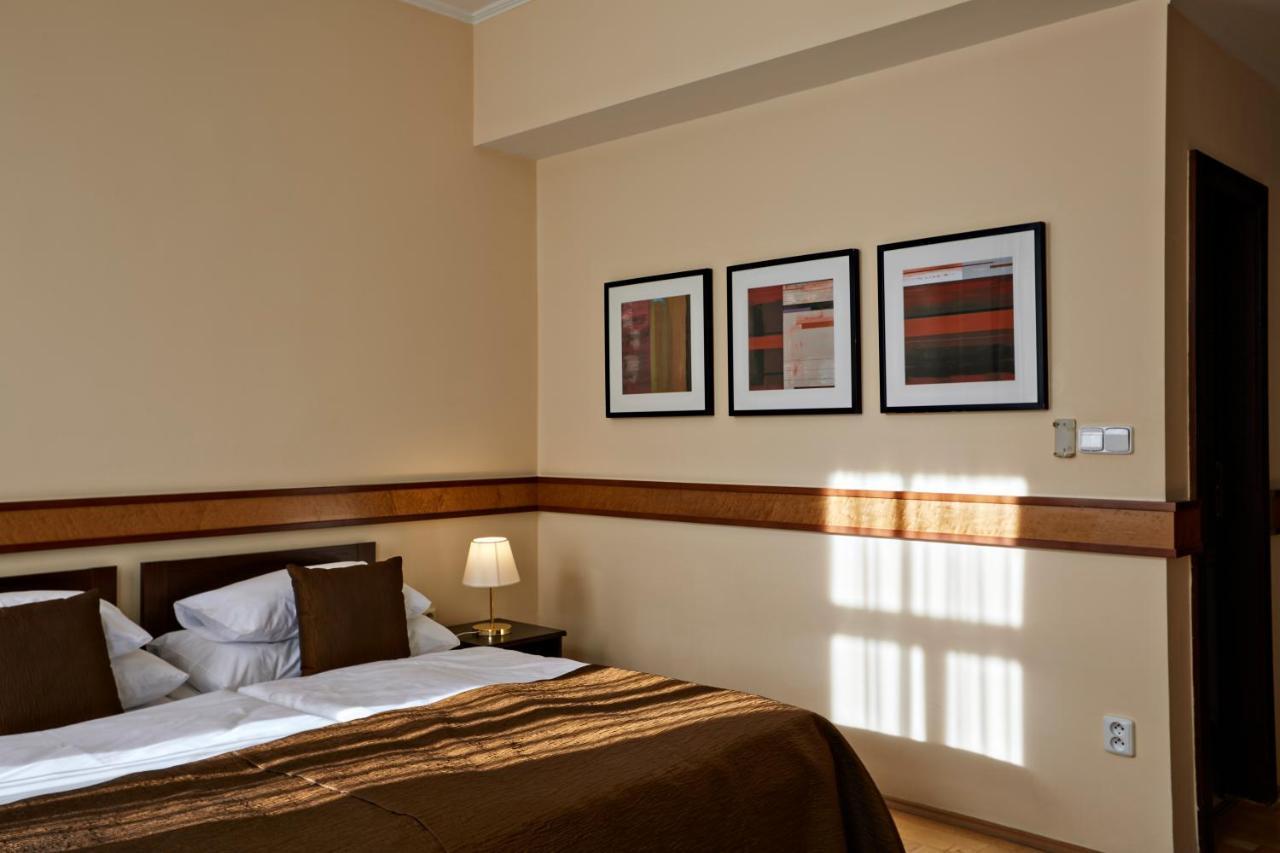 Fleur De Lis Hotel 4*