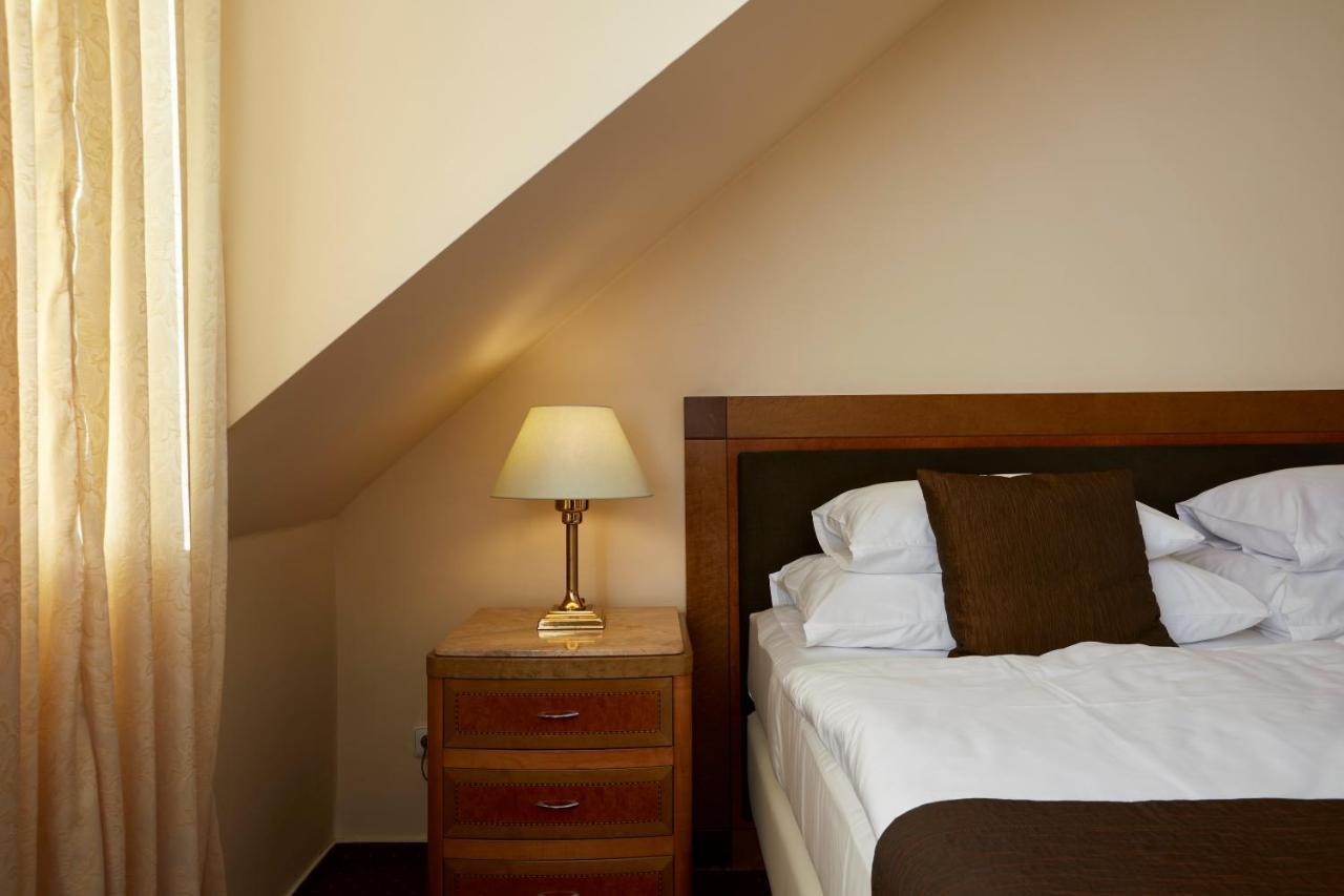 Fleur De Lis 4* Prague