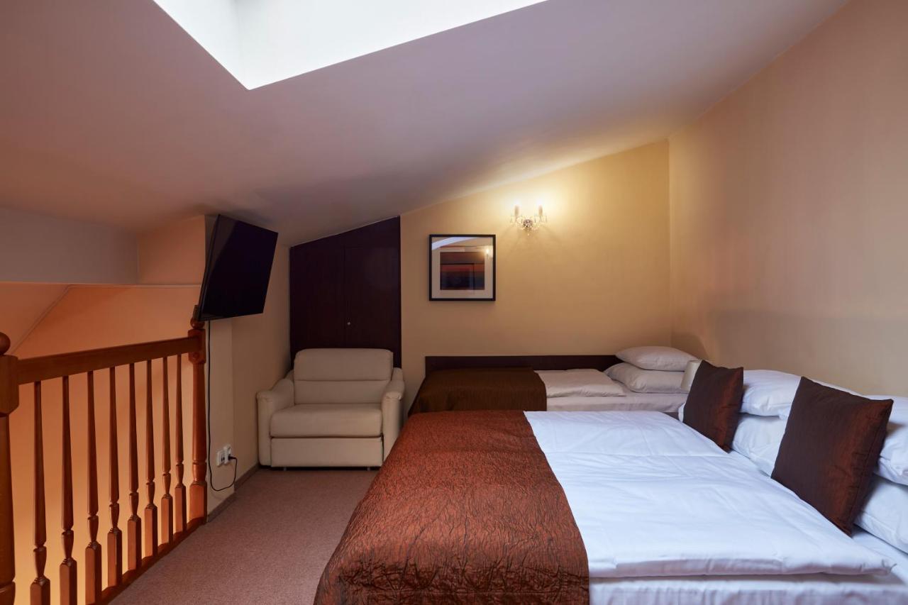 Hotel Fleur De Lis 4*
