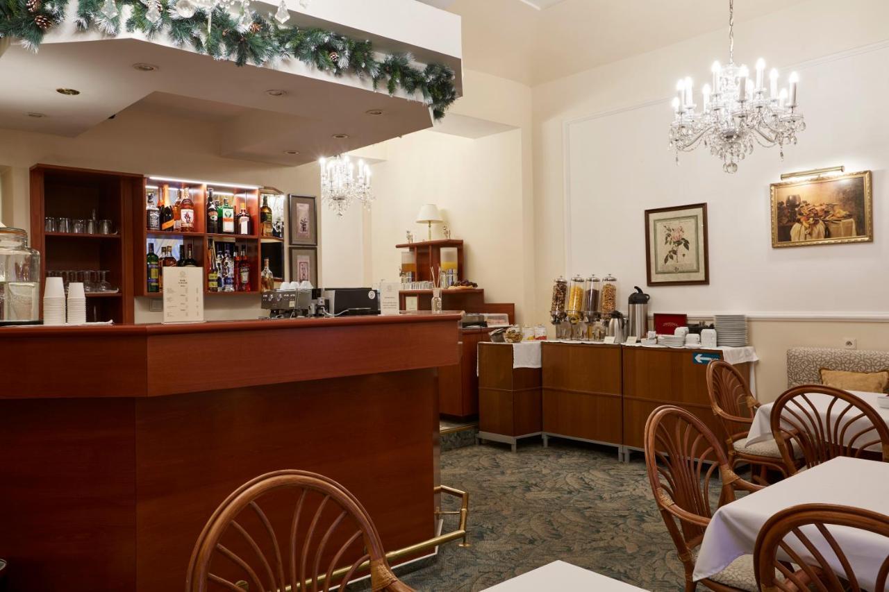 Fleur De Lis Hotel 4*