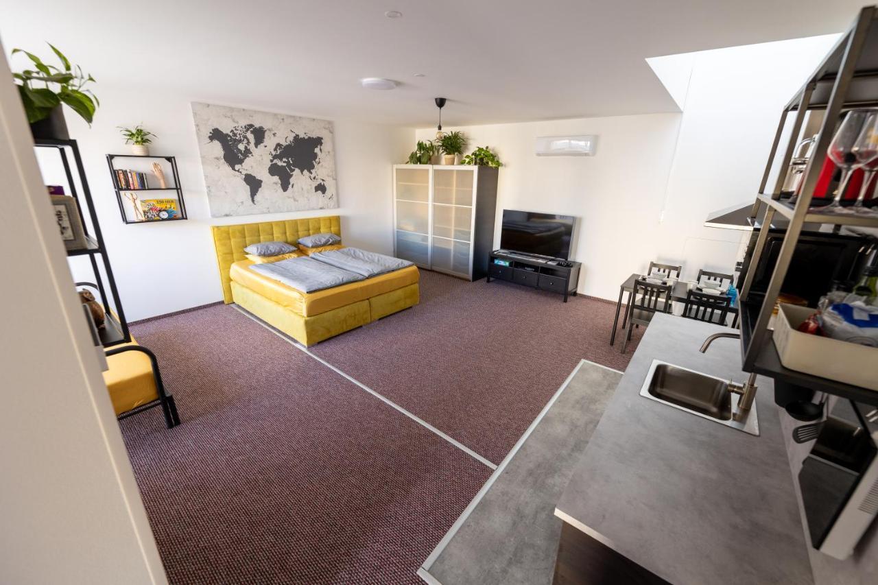 Plzenska 465 Free Parking & Ps3 Apartamento *