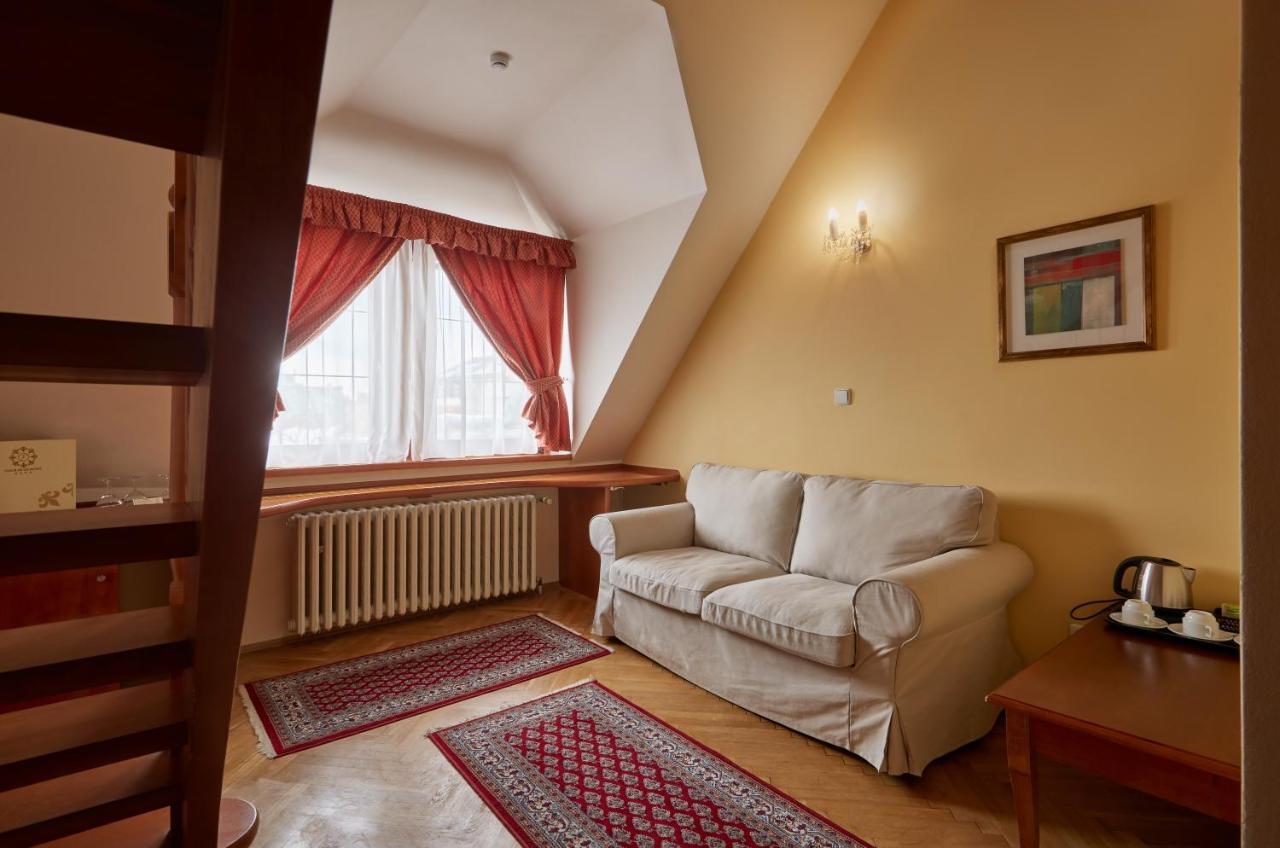 Hotel Fleur De Lis 4*