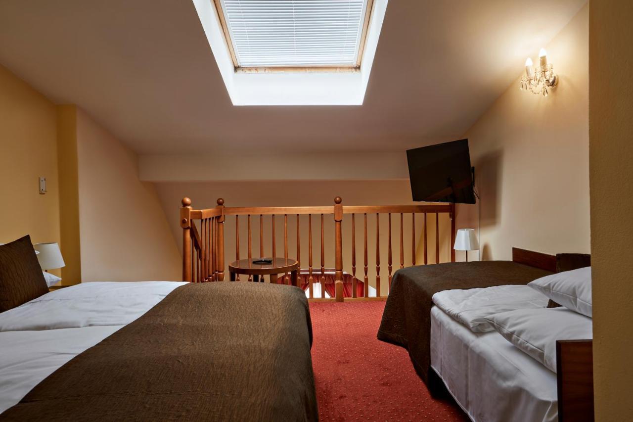 Fleur De Lis Hotel 4*