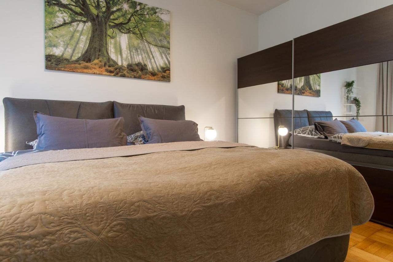 As Aparts. Old Town Square Apt. Apartment