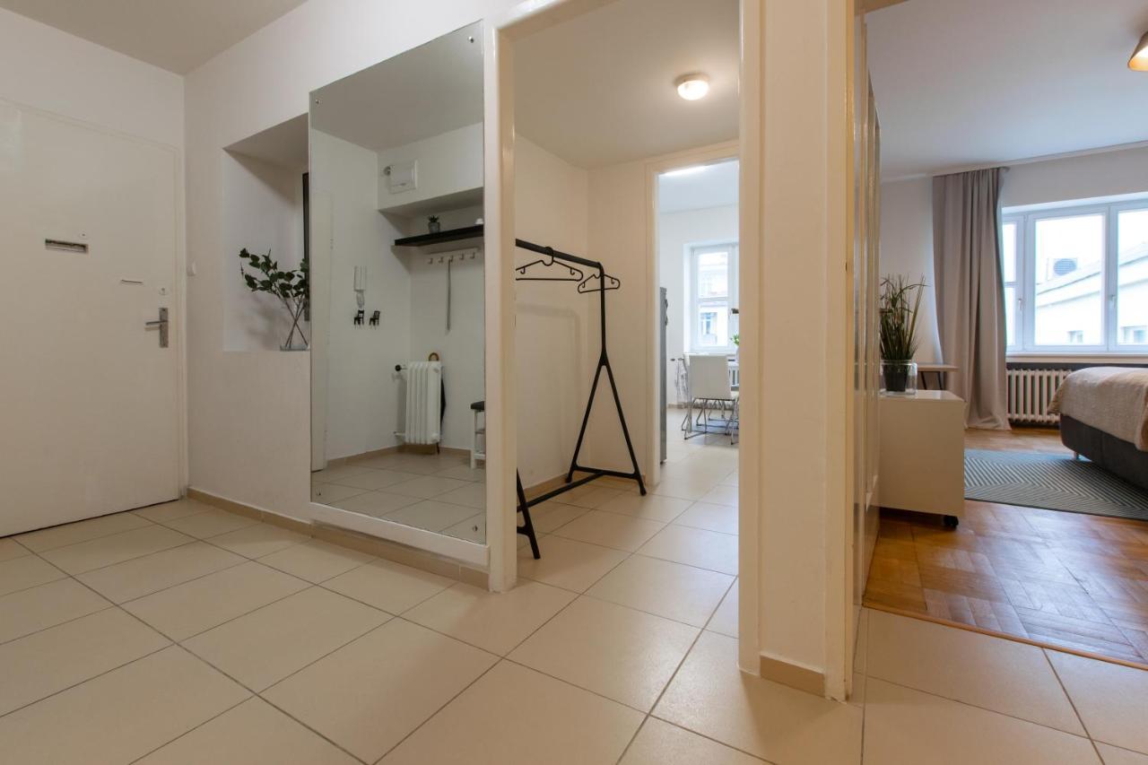 As Aparts. Old Town Square Apt. Daire *