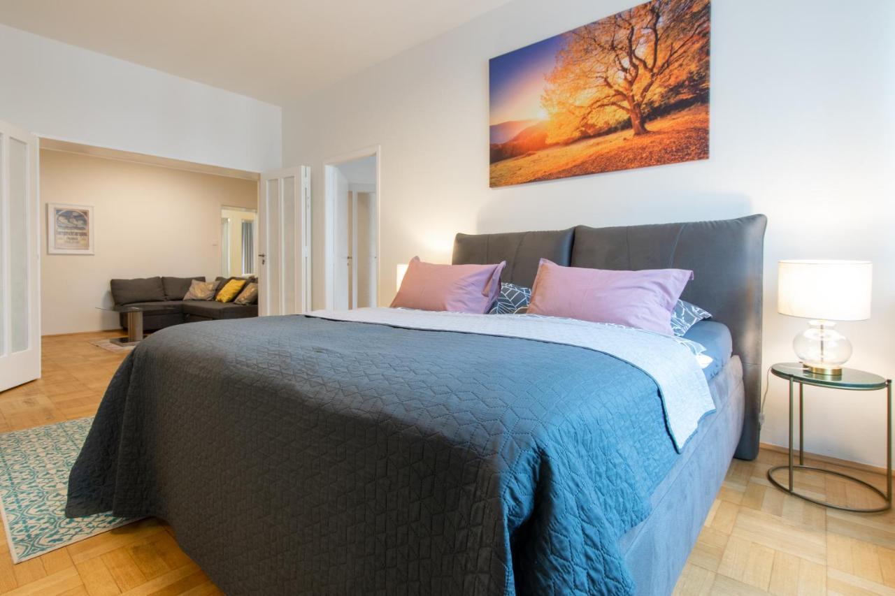 Apartment As Aparts. Old Town Square Apt. *