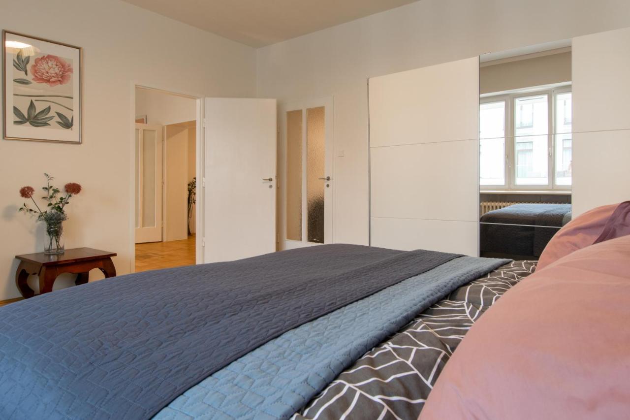 Apartment As Aparts. Old Town Square Apt.