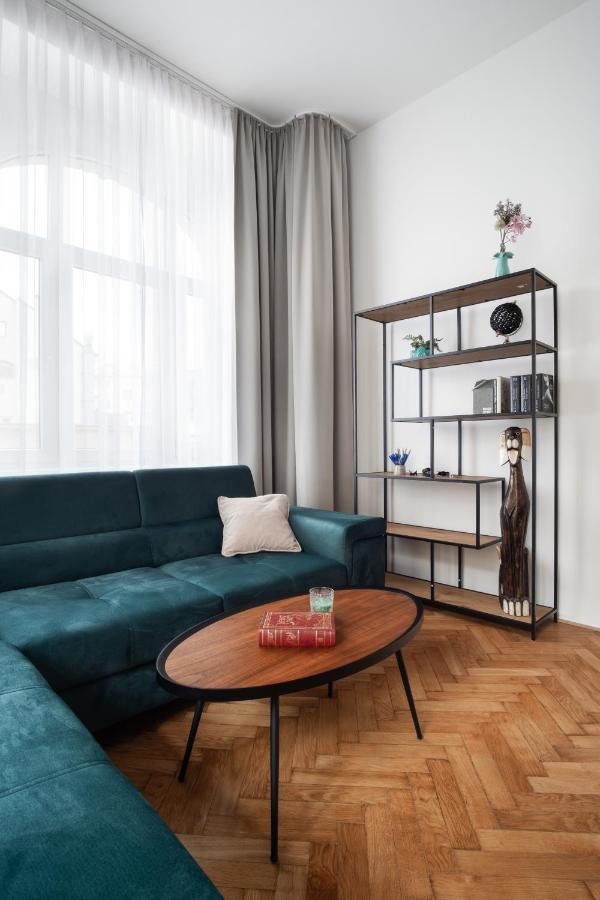 Appartement Spacious In Karlin By Days *