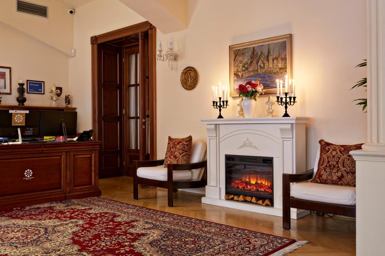 Hotel Fleur De Lis 4*