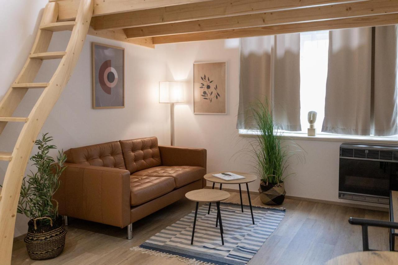 Apartment Unique In Karlin By Days Prague