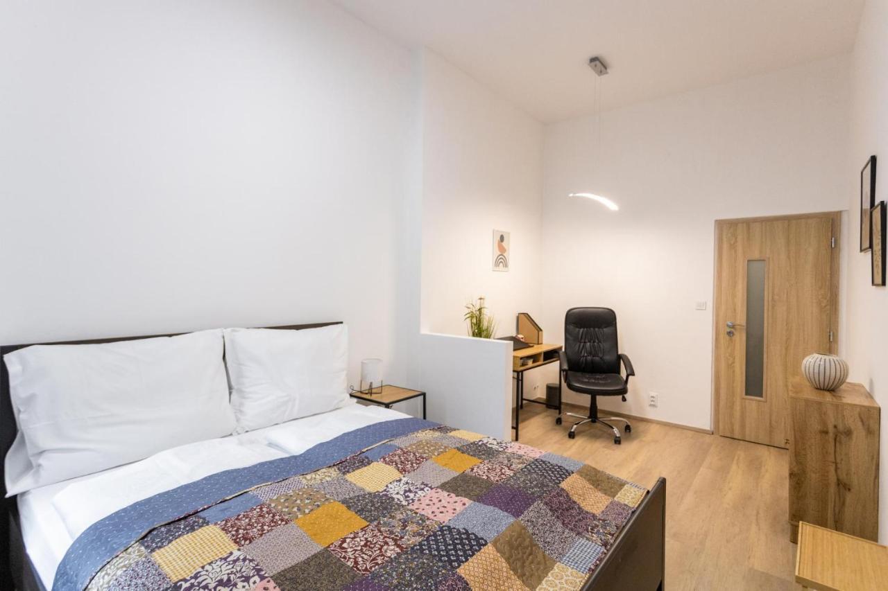 Apartment Unique In Karlin By Days Prague