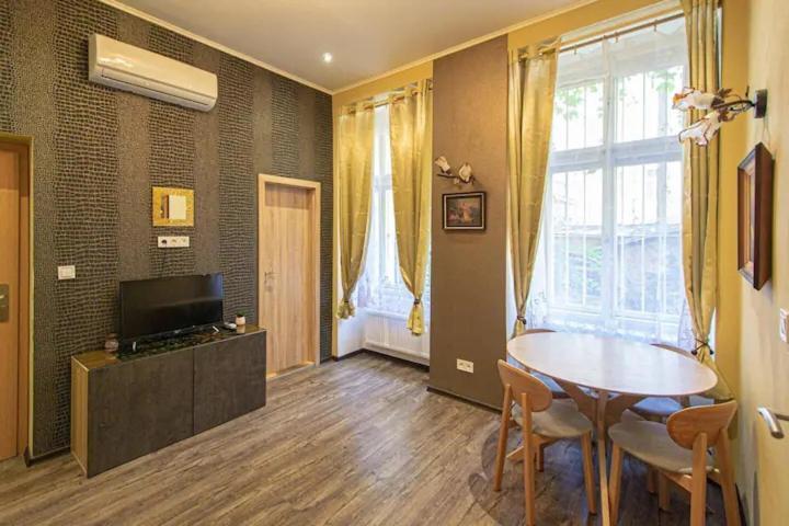 Apartment Cozy At Main Station