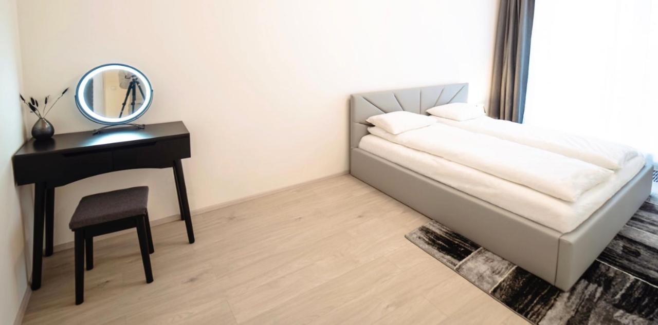 Apartamento Tran Chien With Free Private Parking Praga