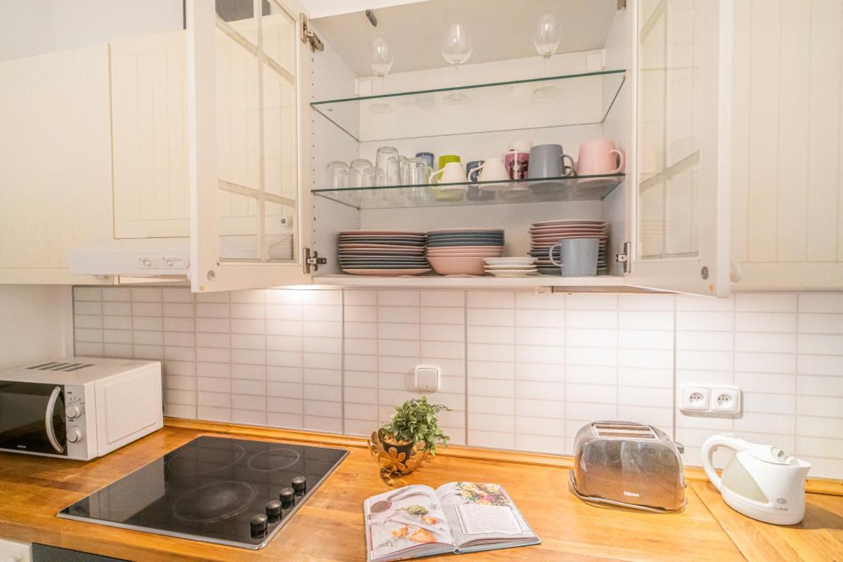 Bright & Spacious At Mala Strana, Charles Bridge 3 Min Of Walk Apartment Prag