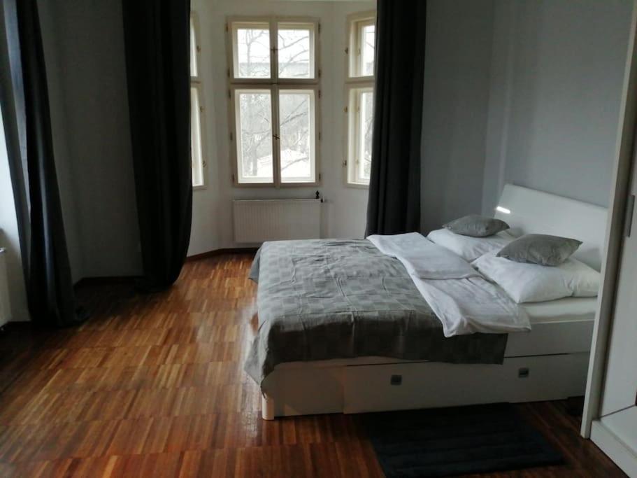 2 Bedrooms Close Vysehrad - Congress Centrum Apartamento