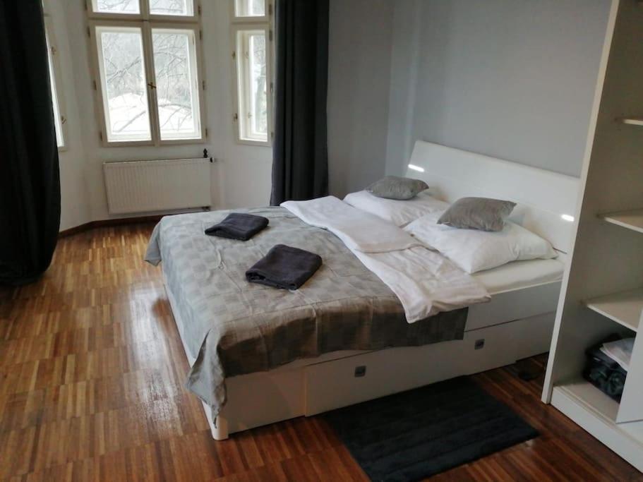 2 Bedrooms Close Vysehrad - Congress Centrum Apartamento Praga