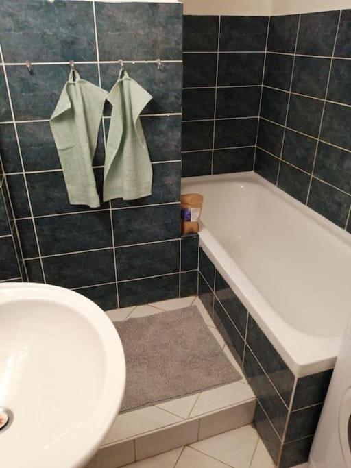 Apartamento 2 Bedrooms Close Vysehrad - Congress Centrum
