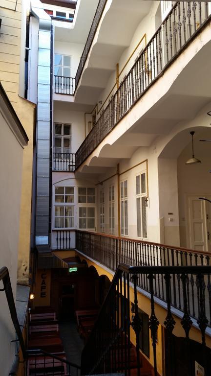 Apartment Empire