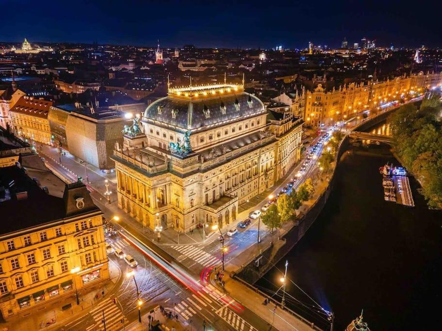 Fabulous River View Studio In The Heart Of Apartment Prague