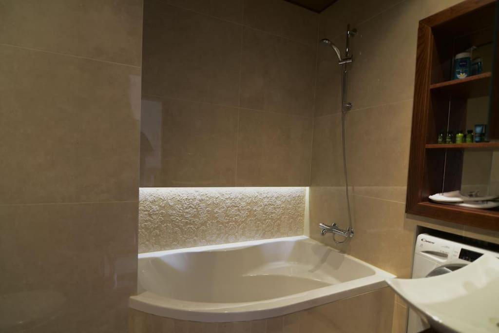 Apartment Fabulous River View Studio In The Heart Of