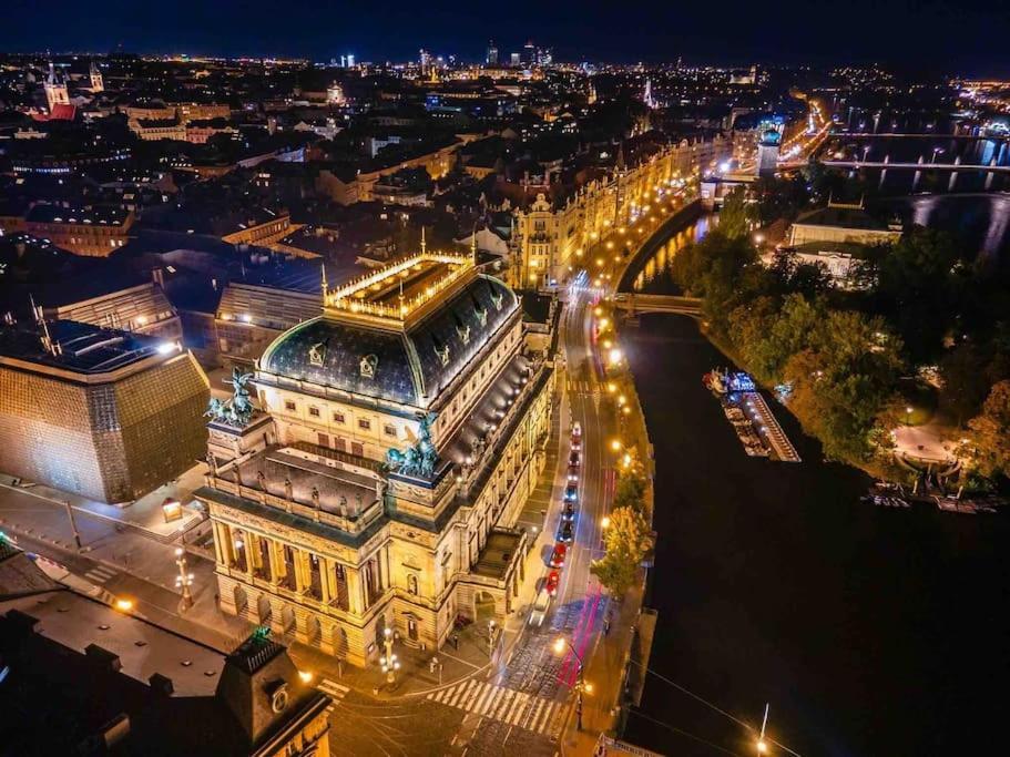 Fabulous River View Studio In The Heart Of Prague
