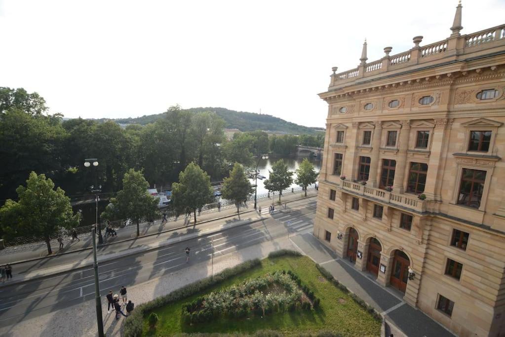 Fabulous River View Studio In The Heart Of * Prague