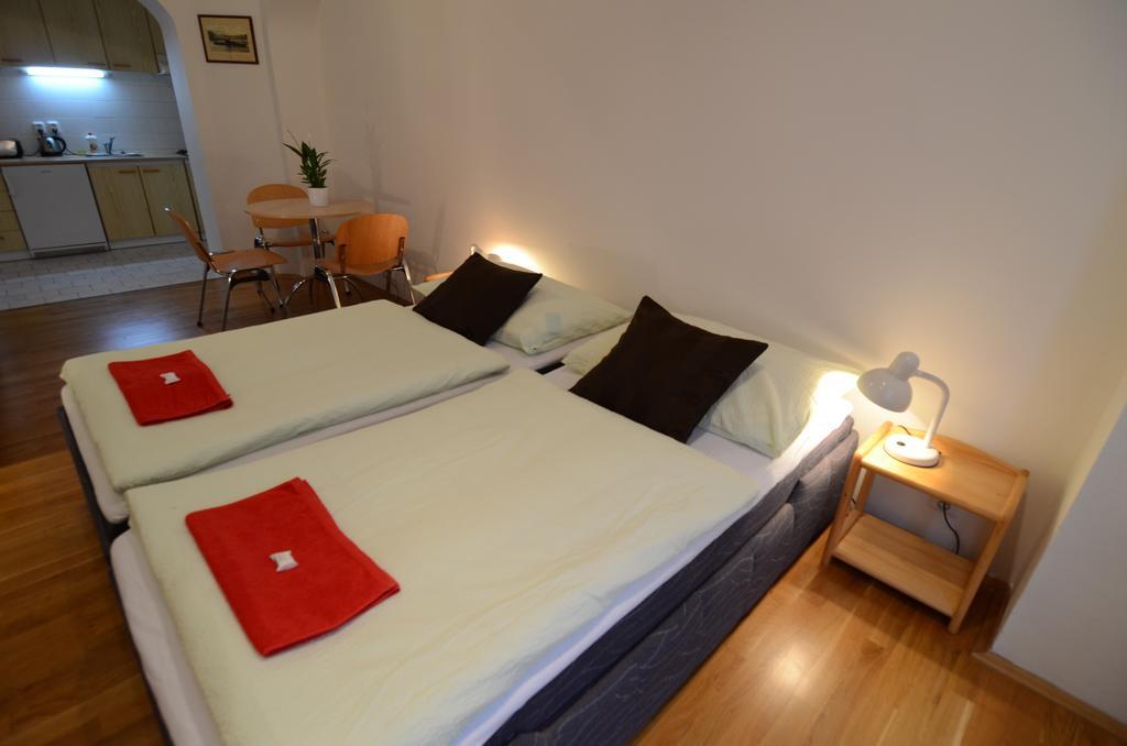 Karlin Apartment *