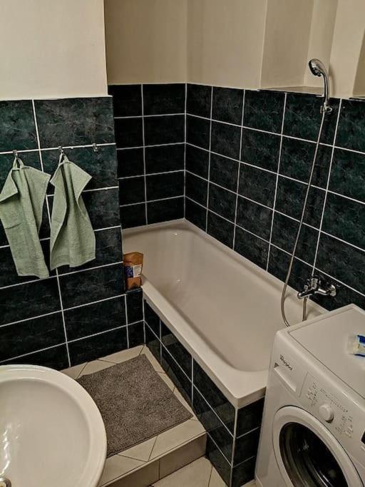 2 Bedrooms Close Vysehrad - Congress Centrum Apartamento *